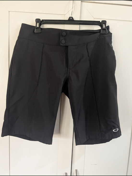 Oakley Pants - Oakley Women's Black Stretch Performance Bermudas